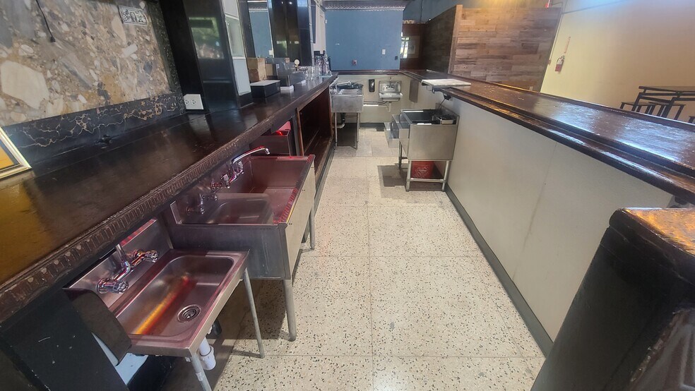 More Photos Of 221 6th St N, Texas City General Retail For Sale