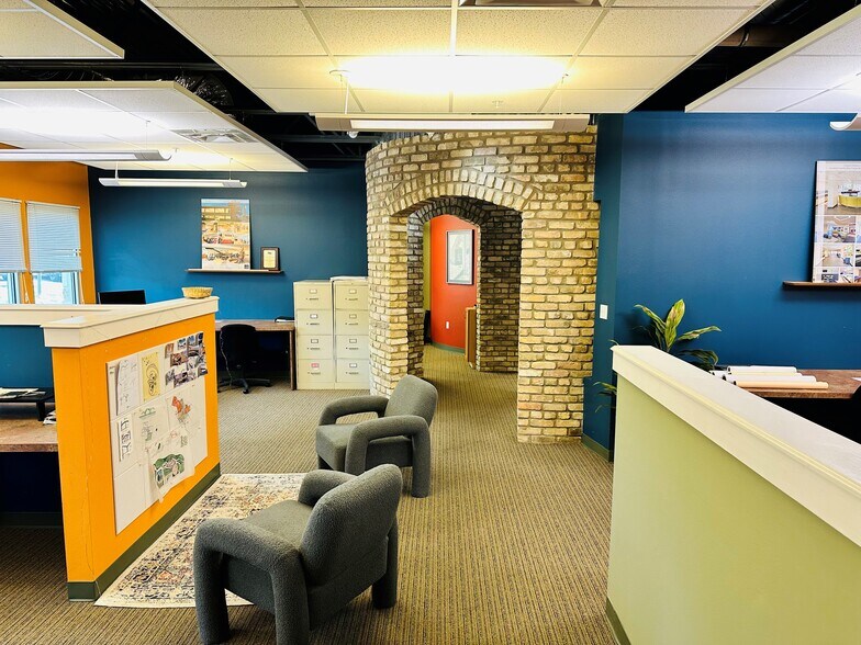 More Photos Of 3821 Juniper Trace, Bee Cave Loft Creative Space For Sale