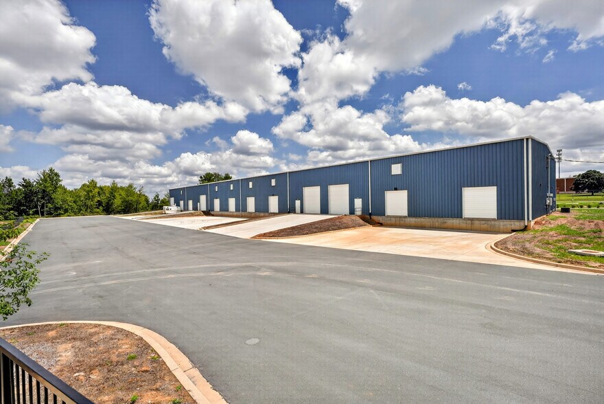 More Photos Of 121 Osage dr, Greenville Warehouse For Sale