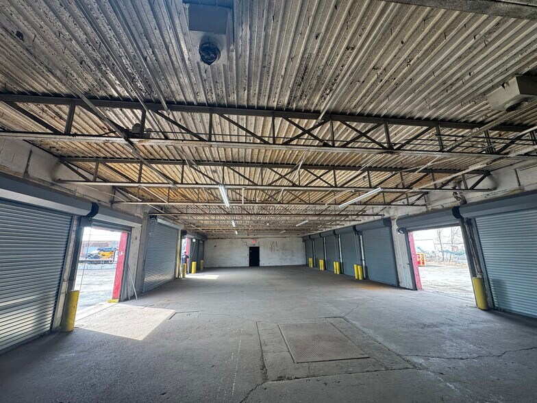 More Photos Of 22 Spence St, Bay Shore Distribution For Lease