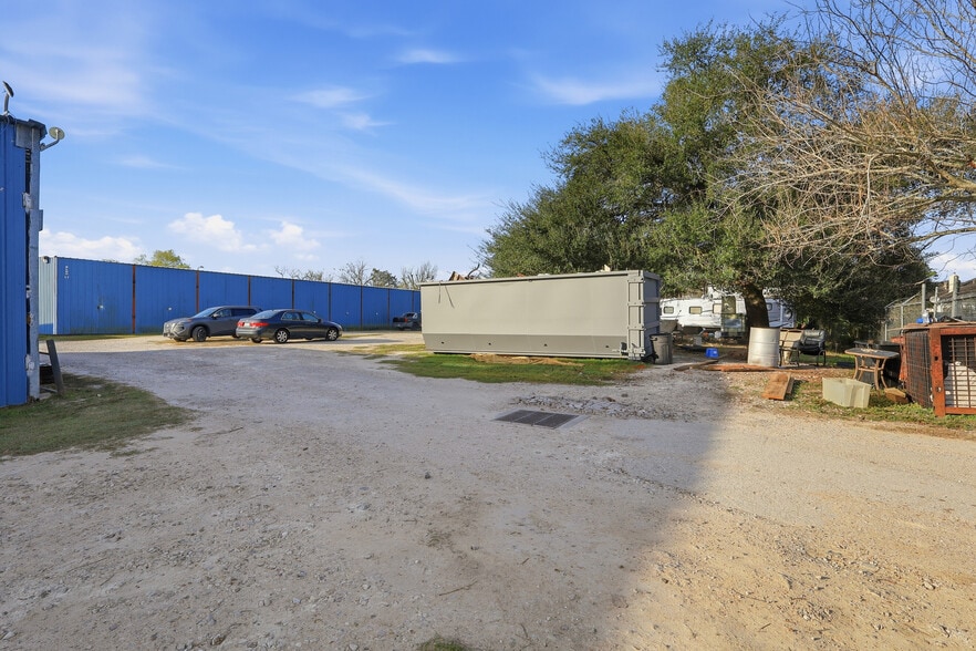 More Photos Of 522 Crenshaw Rd, Pasadena Self Storage For Sale