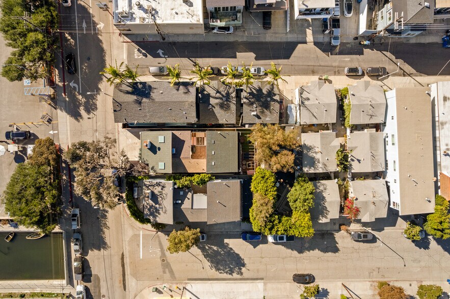 More Photos Of 2008-2020 Strongs Dr, Venice Apartments For Sale