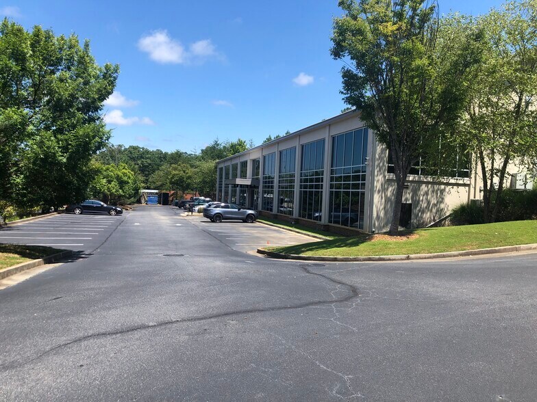 More Photos Of 1870 Buford Hwy, Duluth Flex For Sale