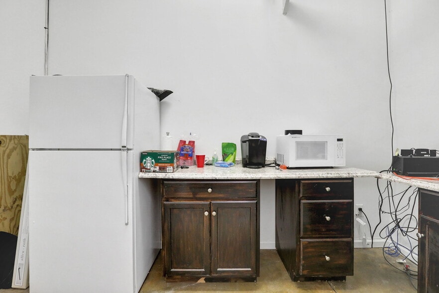 More Photos Of 269 Stone Schoolhouse Rd, Bloomingburg Warehouse For Sale