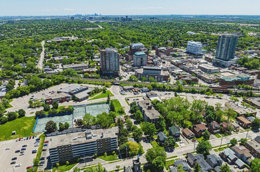 More Photos Of 21 Union St, Brampton Auto Repair For Sale