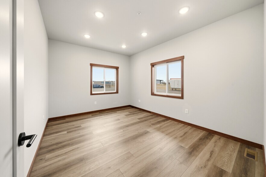 More Photos Of 1408 N Jackrabbit Ln, Belgrade Office For Sale