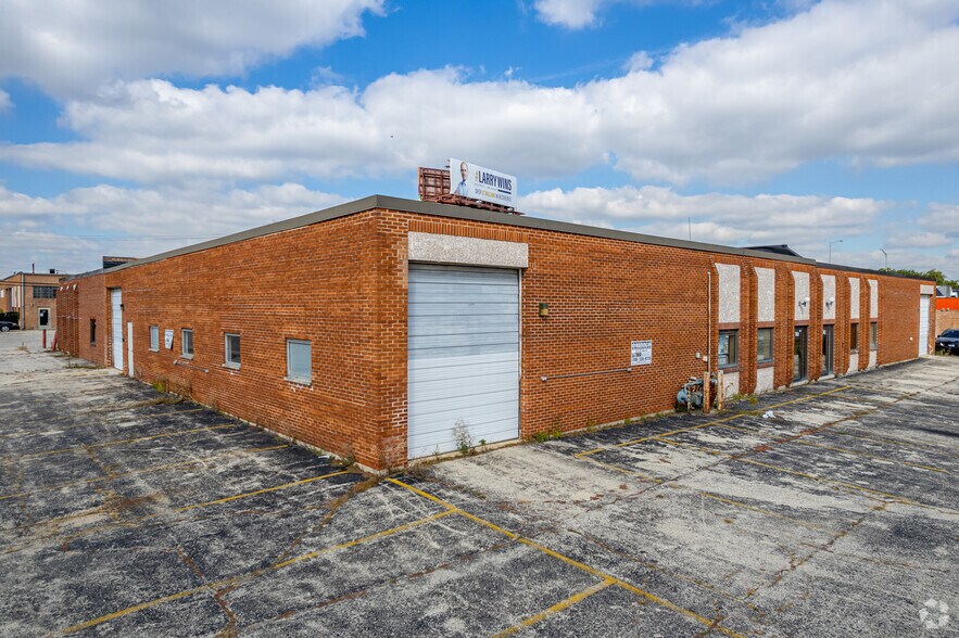 More Photos Of 740-742 N Princeton Ave, Villa Park Warehouse For Lease