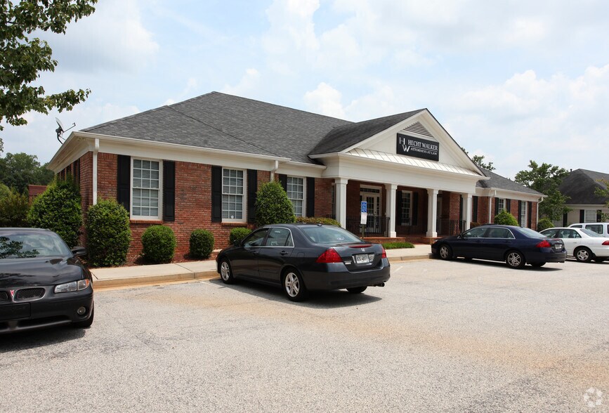 More Photos Of 205 Corporate Center Dr, Stockbridge Office For Lease