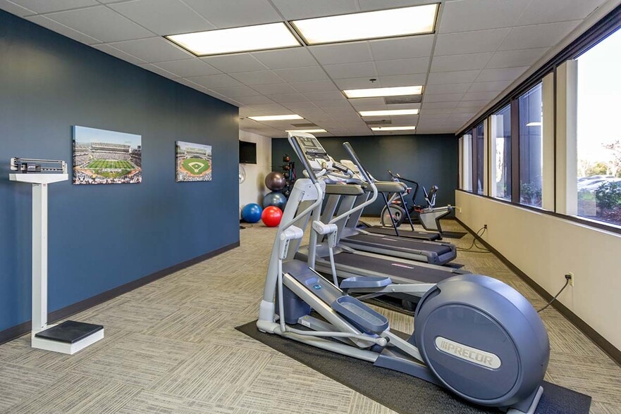 More Photos Of 1545 River Park Dr, Sacramento Office For Lease