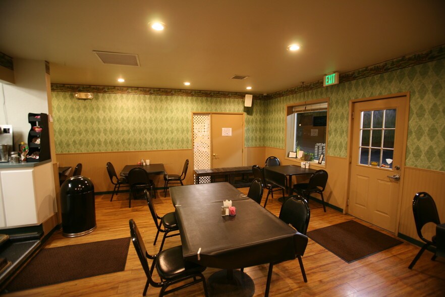 More Photos Of 31815 E Historic Columbia RI Hwy, Troutdale Convenience Store For Sale