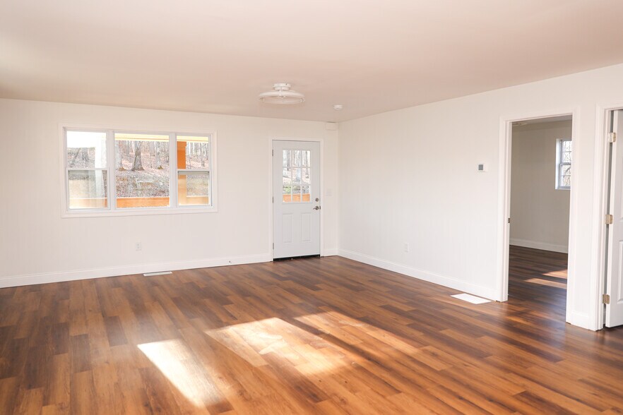 More Photos Of 643 Highway 9 S, Dawsonville Office Residential For Sale