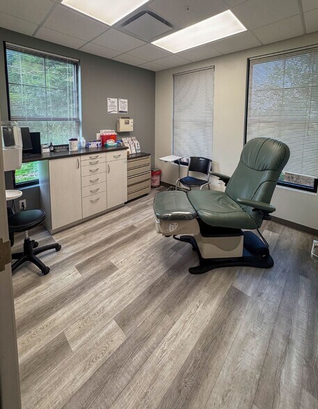 More Photos Of 8500 75th St, Pleasant Prairie Medical For Lease