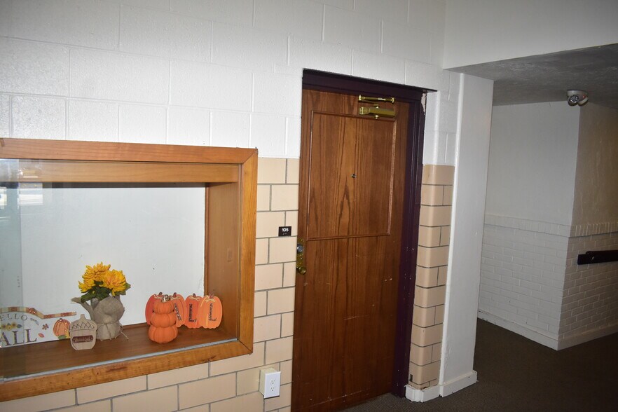 More Photos Of 200 E Arlington St, Waterloo Apartments For Sale