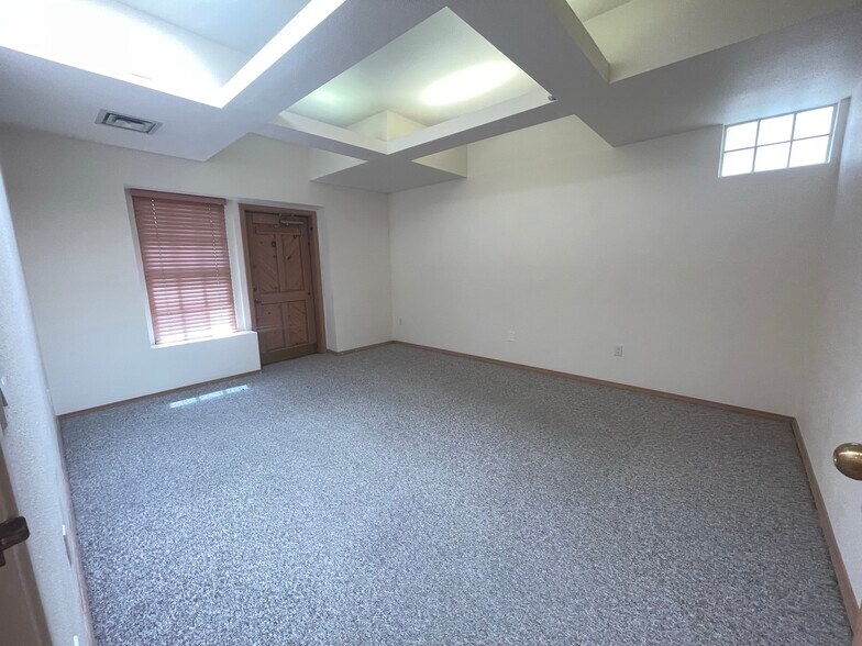 More Photos Of 1709 Girard Blvd NE, Albuquerque Medical For Lease