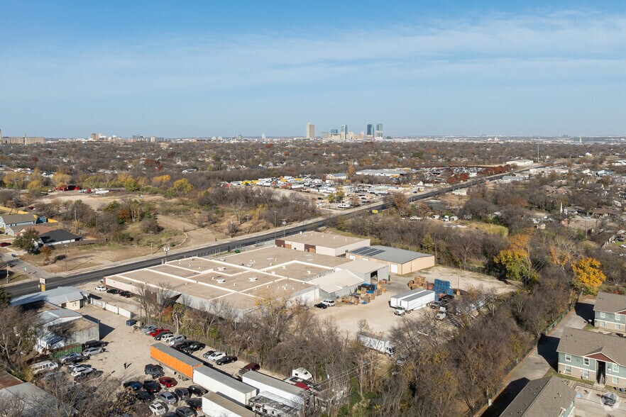 More Photos Of 2463-2517 S Riverside Dr, Fort Worth Manufacturing For Lease