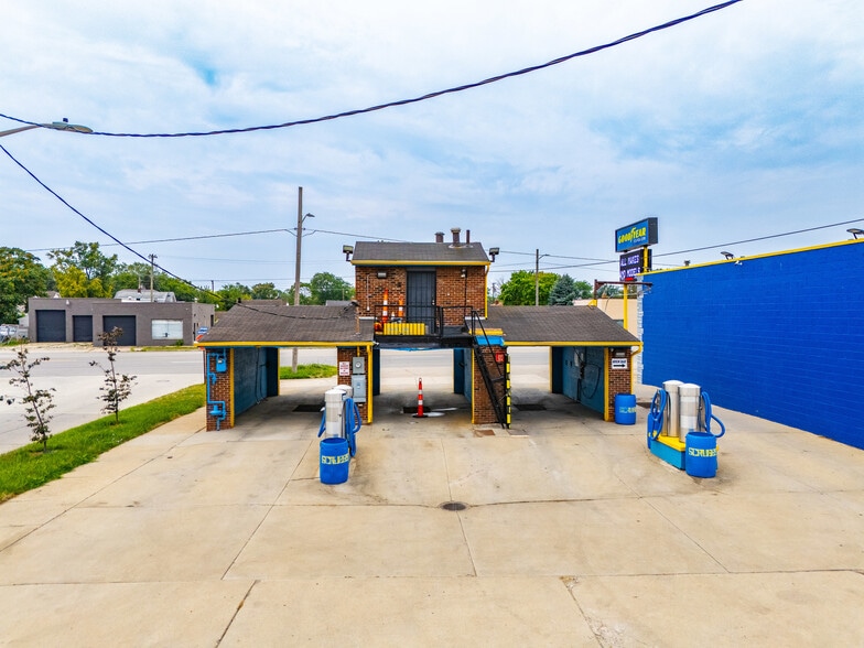 More Photos Of 636 Southfield Rd, Lincoln Park Carwash For Sale