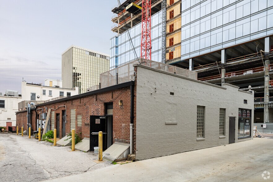 More Photos Of 12-16 N Meramec Ave, Clayton Storefront Retail Office For Lease