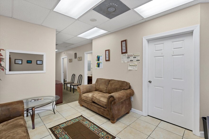 More Photos Of 3937-3957 Broadway Ave, Fort Myers Storefront Retail Residential For Sale