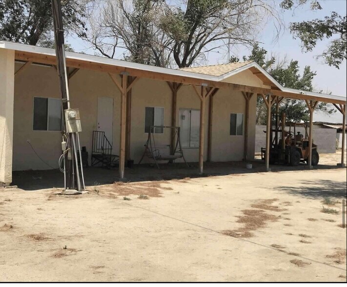More Photos Of 9201 W Avenue A, Rosamond General Retail For Sale