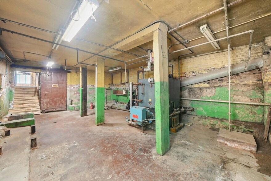 More Photos Of 526 N Western Ave, Chicago Manufacturing For Sale