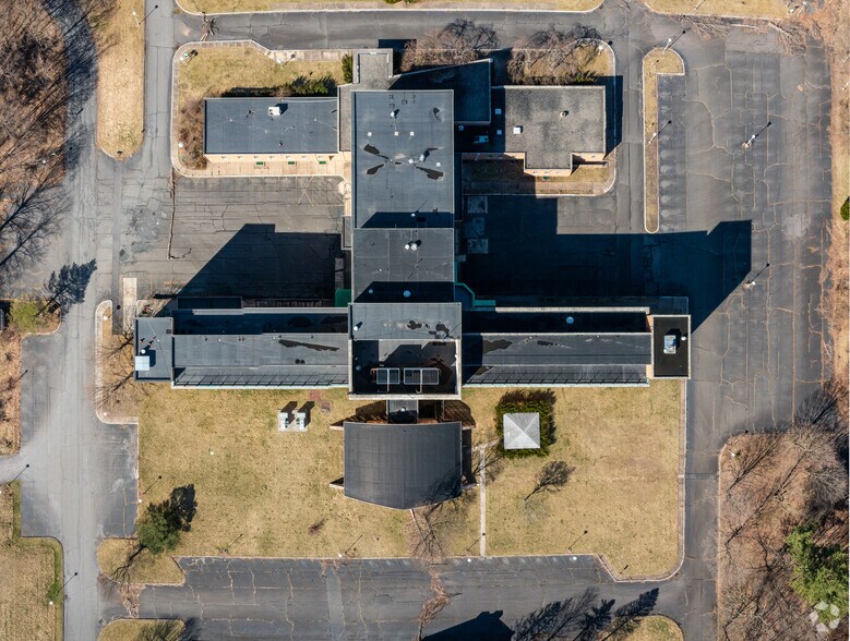 More Photos Of 101 Broad St, Ashland Hospital For Sale