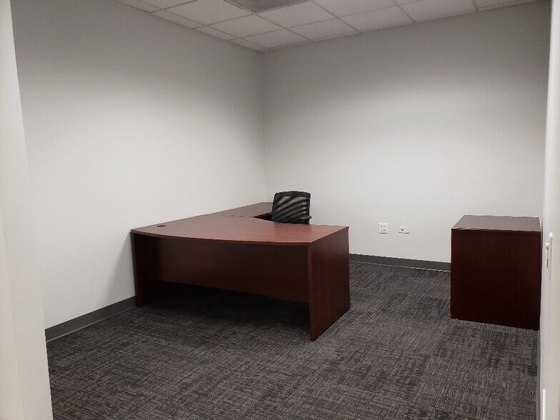 More Photos Of 4200 Concours, Ontario Office For Lease