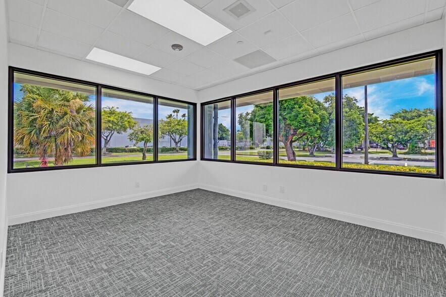 More Photos Of 1910 NW 97th Ave, Miami Distribution For Lease