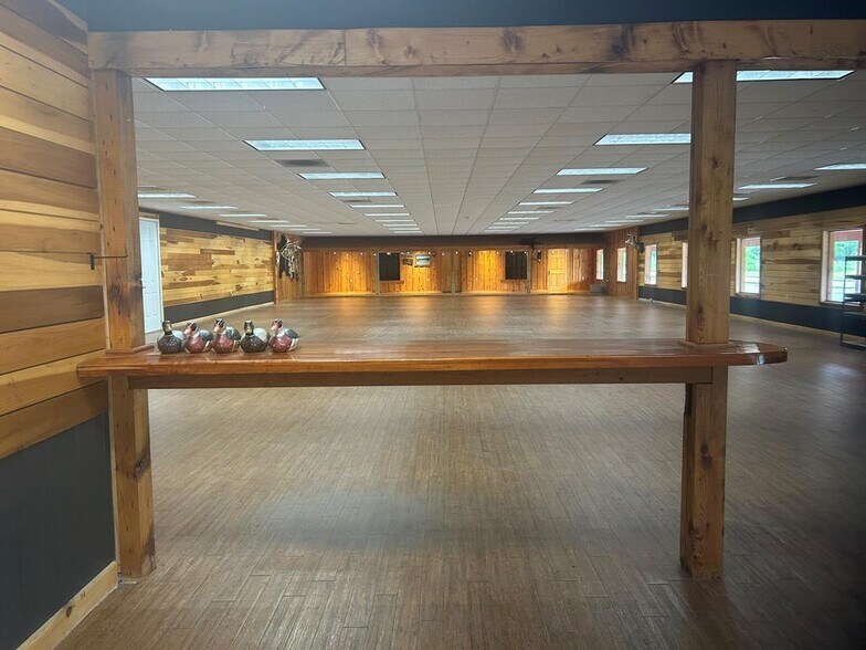 More Photos Of 56 N Bullock Rd, Mansfield Storefront Retail Office For Sale