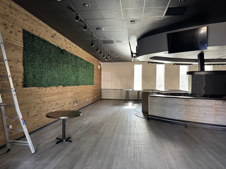 More Photos Of 5500 W Franklin Rd, Boise Restaurant For Lease