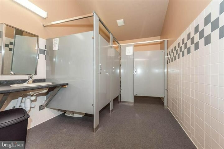 More Photos Of 19220 York Rd, Parkton Freestanding For Sale
