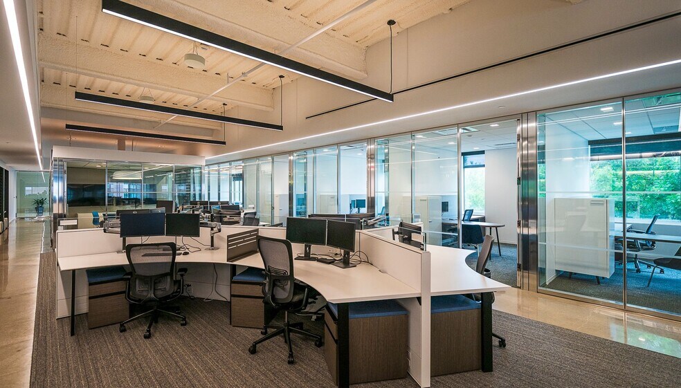 More Photos Of 13100 Wortham Center Dr, Houston Coworking Space