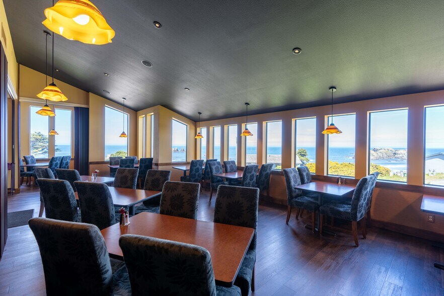 More Photos Of 1695 Beach Loop Drive, Bandon Restaurant For Sale