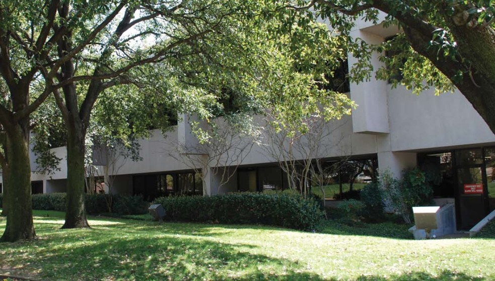 More Photos Of 1304 W Walnut Hill Ln, Irving Office For Lease