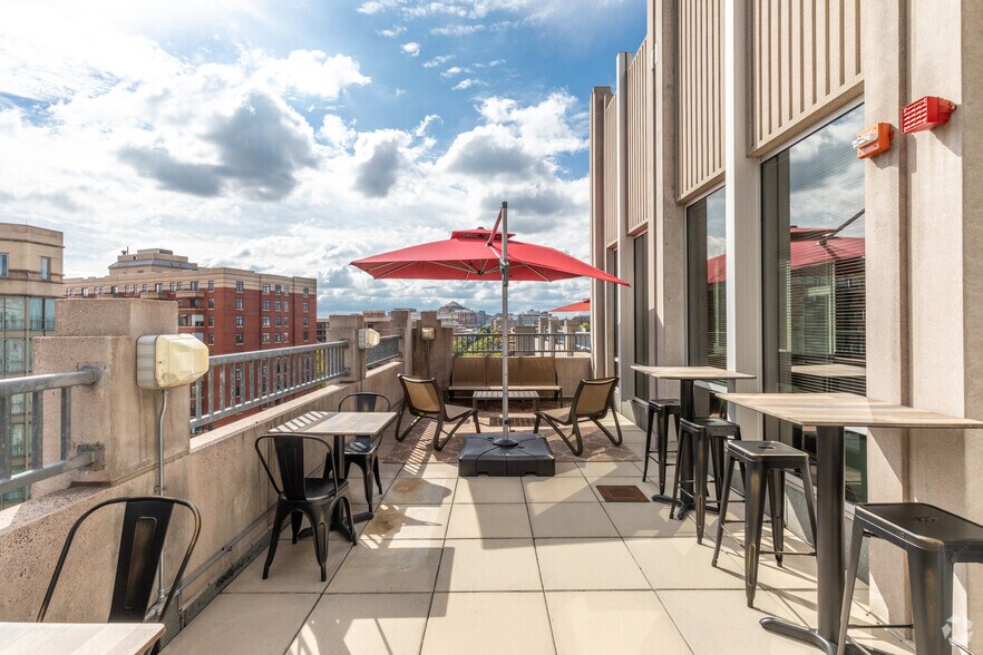 More Photos Of 2300 Wilson Blvd, Arlington Coworking Space