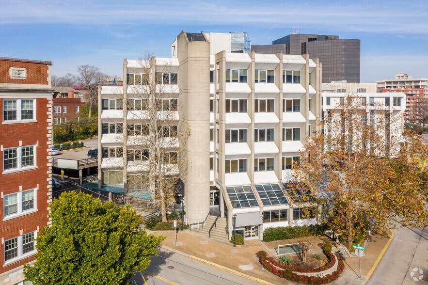 Primary Photo Of 3212 West End Ave, Nashville Office For Lease