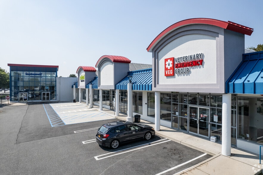 Primary Photo Of 141 Route 17, Paramus Freestanding For Lease