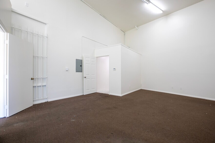 More Photos Of 3615 W Beverly Blvd, Los Angeles Freestanding For Lease