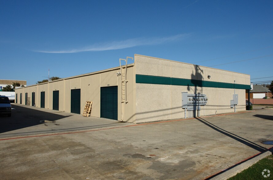 More Photos Of 1411 E Lemay Dr, Carrollton Research And Development For Lease