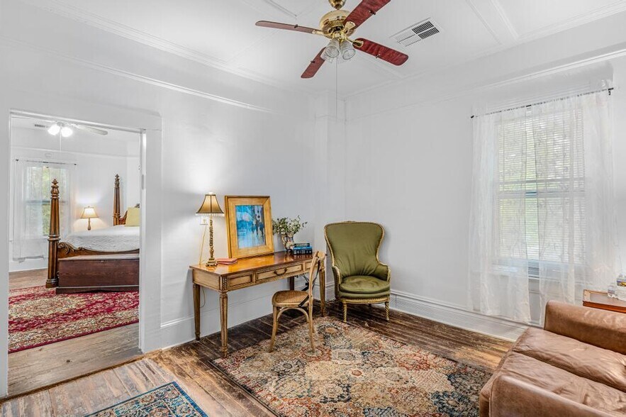 More Photos Of 252 Seavy St, Senoia Hospitality For Sale