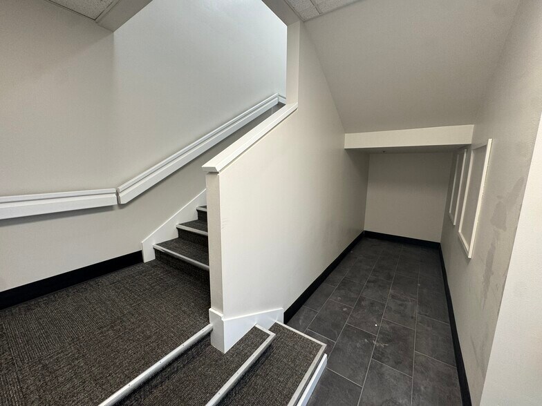 More Photos Of 3077 20th St E, Fife Warehouse For Lease