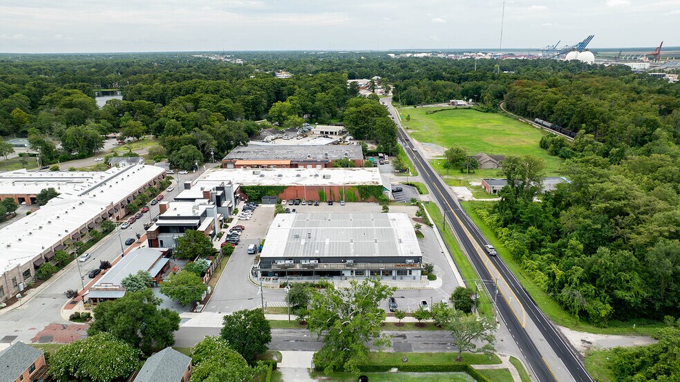 More Photos Of 110 Greenfield St, Wilmington General Retail For Sale