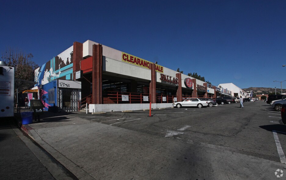 Primary Photo Of 1533-1625 N Vermont Ave, Los Angeles Unknown For Lease