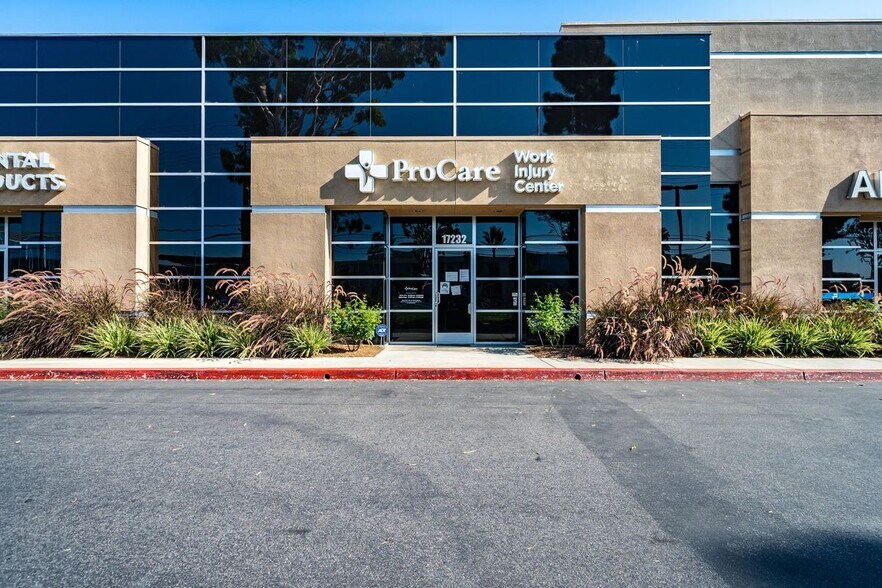 More Photos Of 17200-17288 Red Hill Ave, Irvine Flex For Lease