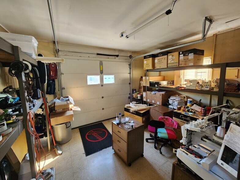 More Photos Of 1303 E Main St, Robinson Storefront Retail Office For Sale