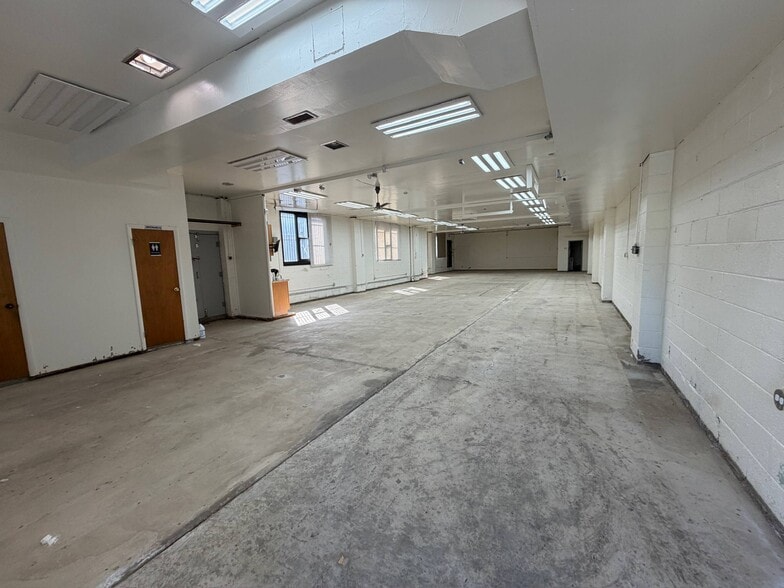 More Photos Of 7327 Edmund St, Philadelphia Light Manufacturing For Sale
