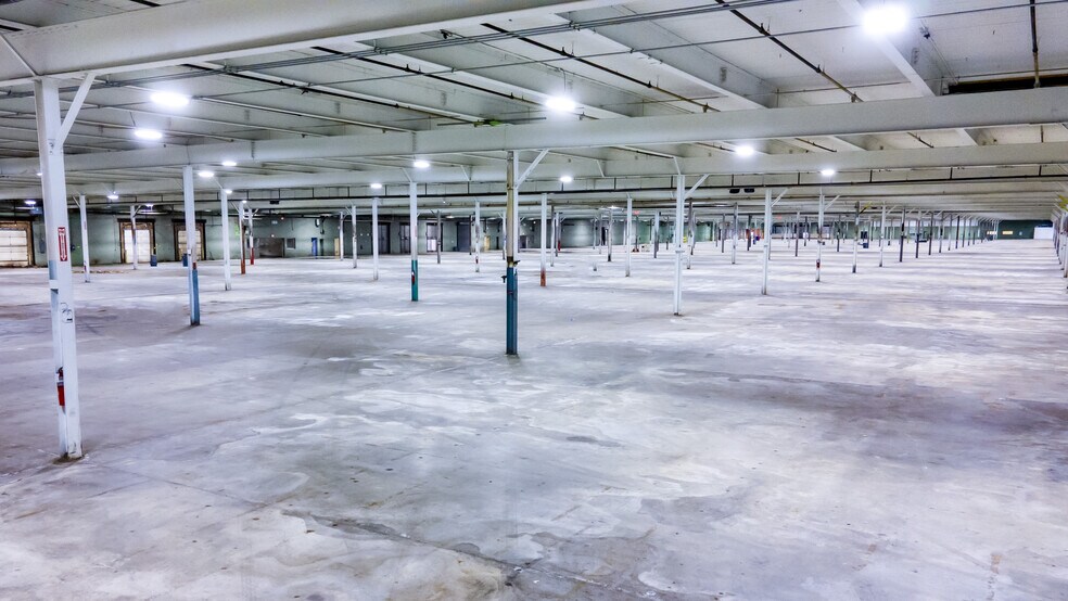 More Photos Of 401 W Hanes Mill Rd, Winston-Salem Manufacturing For Lease