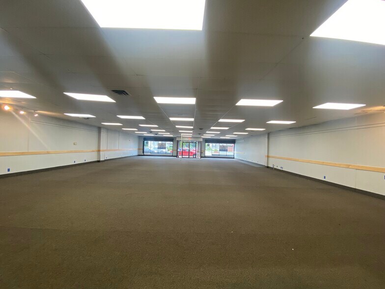 More Photos Of 569-577 Mill St, New Bedford Storefront For Lease