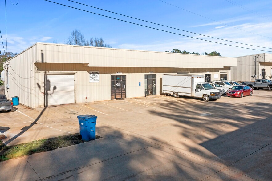 More Photos Of 7189 Washington St SW, Covington Storefront For Lease