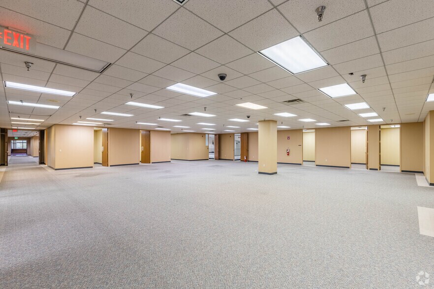 More Photos Of 615 Epsilon Dr, Pittsburgh Light Manufacturing For Lease