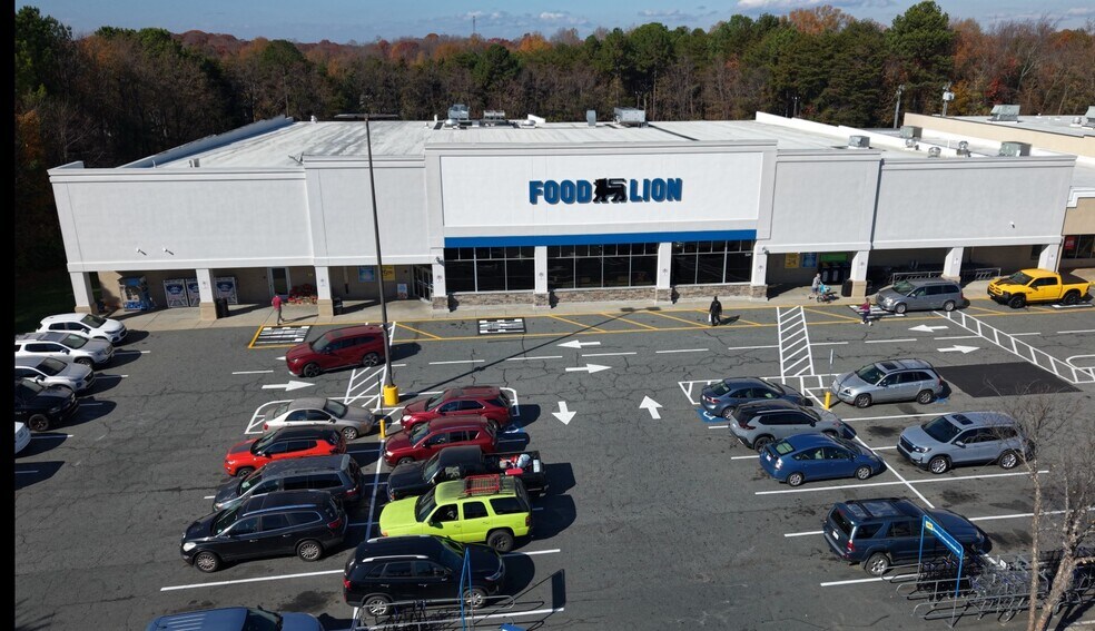 More Photos Of 539A-539F E Plaza Dr, Mooresville Unknown For Lease